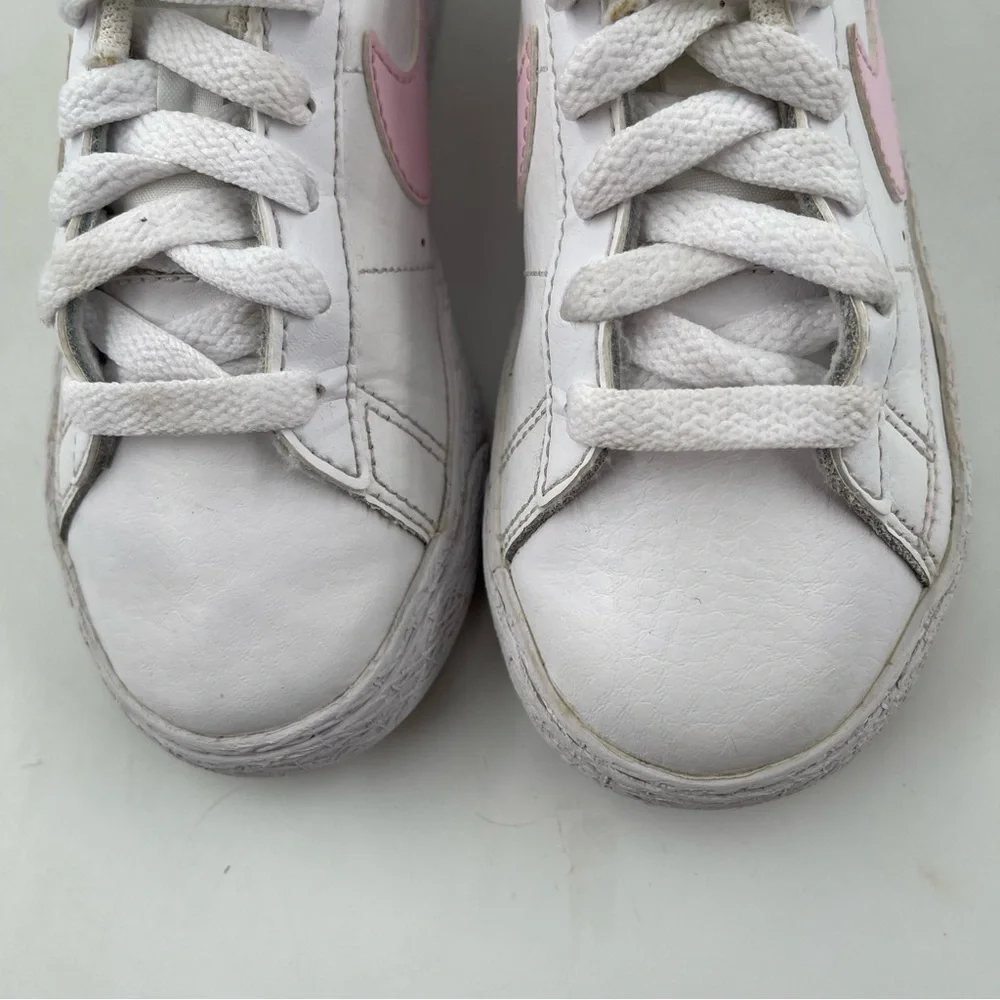 Nike Girls Blazer Low-SZ 12 C-White Pink Swoosh Lace-Up Leather Athletic Sneaker